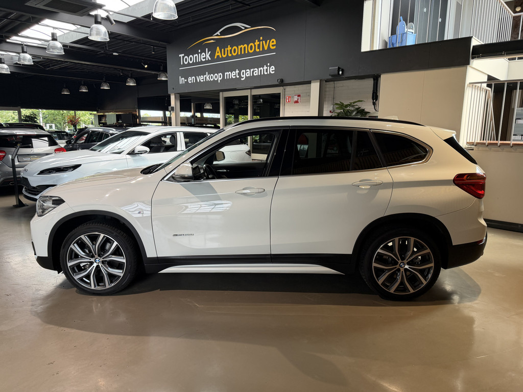 BMW X1 sDrive20i Executive M-PAKKET 56356755-4.jpg | Tooniek Automotive