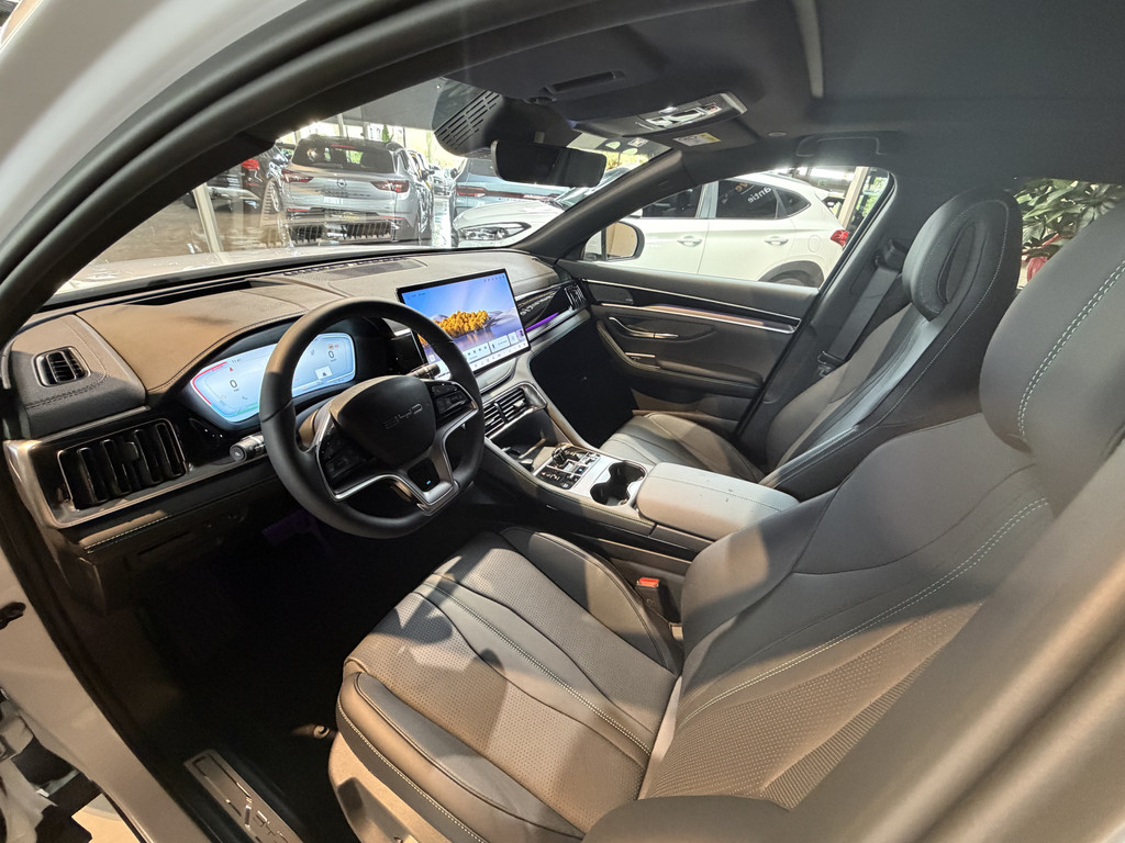 BYD SEAL U NIEUW BINNEN BLACK EDITION 1.5 DM U Boost 57388114-6.jpg | Tooniek Automotive