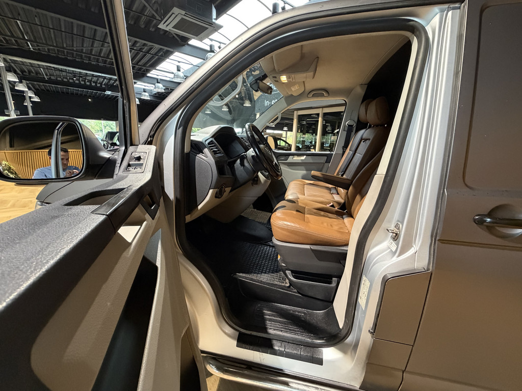 Volkswagen Transporter 2.0 TDI L2H1 DC 4Motion Highline 57495219-5.jpg | Tooniek Automotive